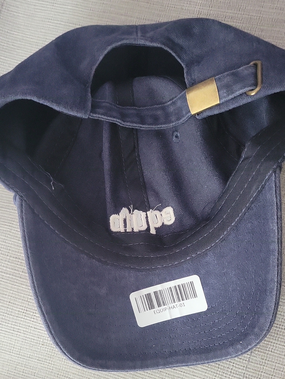Equip Hat - Picture 2 of 2